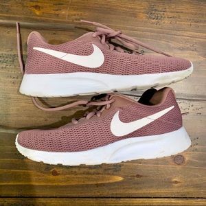 NIKE Walking Tennis Shoes